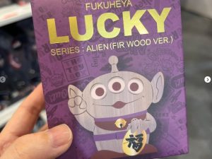迪士尼 福部屋幸運系列 S3 三眼仔 杉樹色
