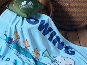全球獨家設計 SNOOPY端午系列 C ) 粽子造型收納毯抱枕