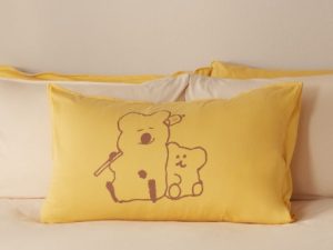 DINOTAENG X 台灣品牌Yvonne Collection 聯名家居用品系列 QUOKKA & BOBO 純棉網印信封式枕套