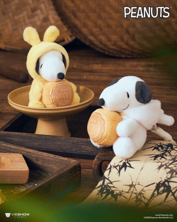 威秀影城 SNOOPY中秋系列 B ) SNOOPY 兔子裝吊飾