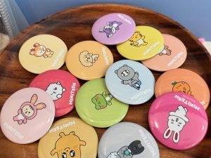 (2025/09/04-09/30)MINITEEN OFFICIAL LICENSE MERCH 胸章(共13款)