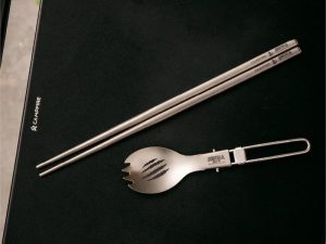 GODZILLA 哥吉拉 鈦坦輕量餐具 筷子 叉匙 聯名款 【預購】CAMPFIRE X GODZILLA 聯名系列 GODZILLA 哥吉拉 鈦坦輕量餐具 筷子 叉匙 聯名款