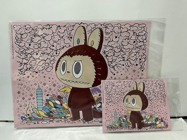 S__98713603 加購商品 THE MONSTERS十週年巡展台北站 A4 POSTER + POSTCARD 組 (現凡下單 THE MONSTERS十週年巡展台北站 入場專屬禮,即可加購)